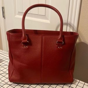 Red leather concealed carry bag. Gun toting’ mamas